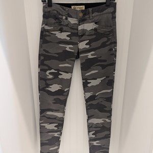 Democracy AB Solution Gray Camoflauge Stretch Pants Midrise Size 2